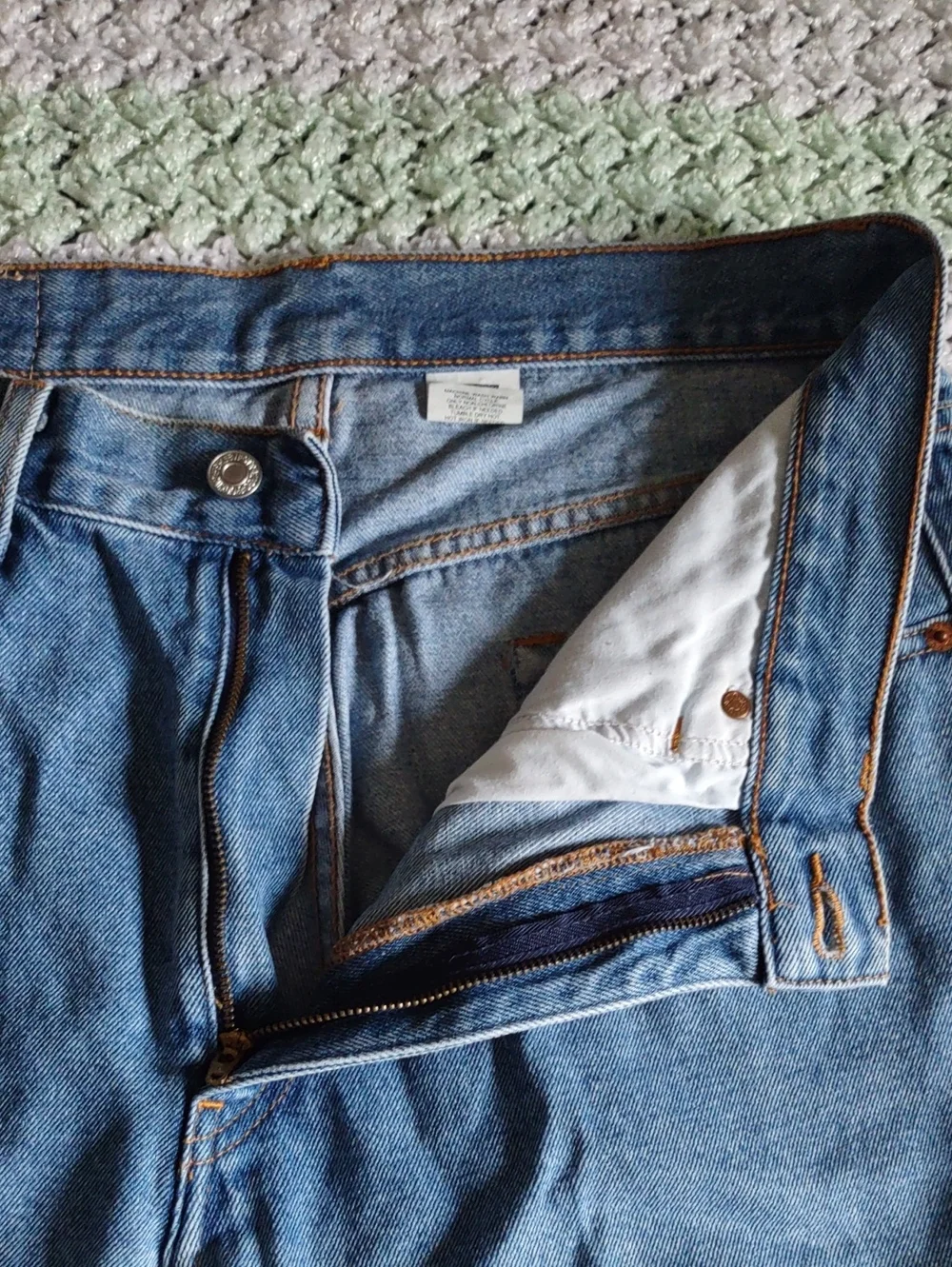 Levi's Size 34 550 Relaxed Fit Blue Jean Shorts